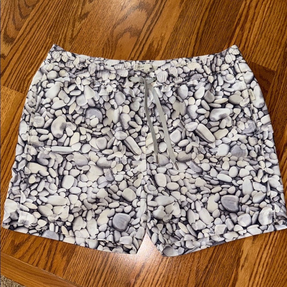 Onia Charles Ratti Print Pebble River Rocks Print Swim Shorts Large 5”